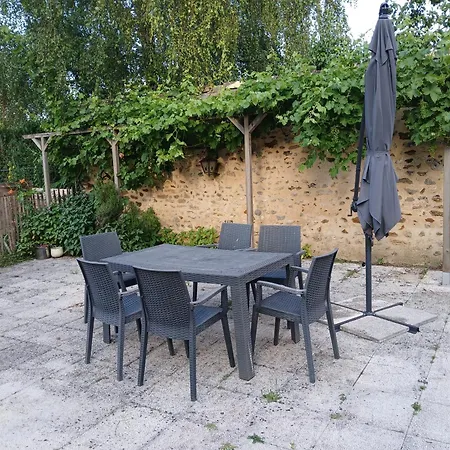 Ferienhaus Charmante Petite Avec Terrasse Et Jardin A 7min Du Zoo De La Fleche